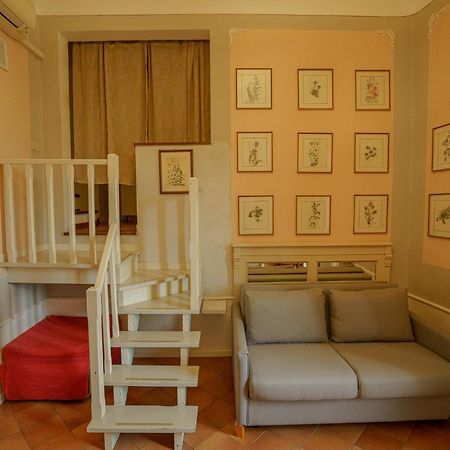 Tranquil Suite Near Museums And Train Station Florence Exterior photo
